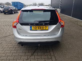 Volvo V-60 2.0 D4 Momentum picture 5