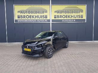 damaged passenger cars Peugeot 208 1.2 PureTech Active Pack 2023/1