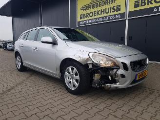 Volvo V-60 2.0 D4 Momentum picture 6
