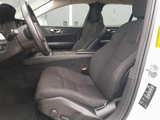 Volvo V-60 2.0 B3 Momentum Advantage picture 10