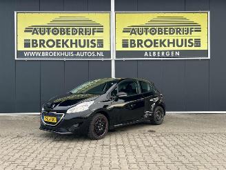 skadebil auto Peugeot 208 1.0 VTi Access 2014/11