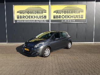 Voiture accidenté Peugeot 208 1.2 PureTech Blue Lion 2017/6