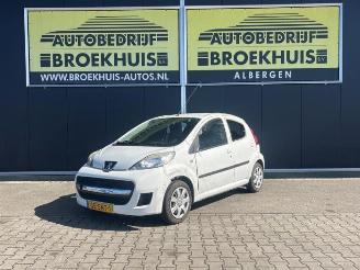 Coche siniestrado Peugeot 107 107, Hatchback, 2005 / 2014 1.0 12V 2011/10
