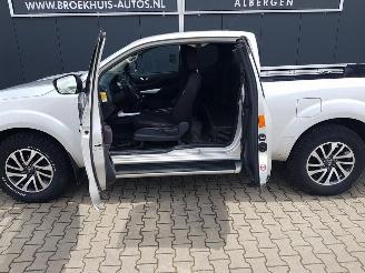 Nissan Navara 2.3 dCi Tekna King Cab picture 22