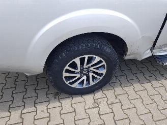 Nissan Navara 2.3 dCi Tekna King Cab picture 13