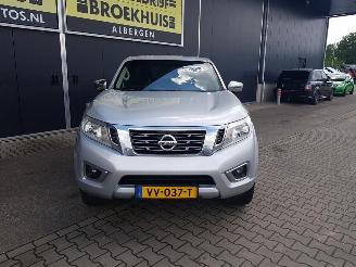 Nissan Navara 2.3 dCi Tekna King Cab picture 3