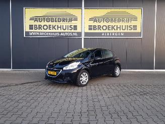 uszkodzony samochody osobowe Peugeot 208 1.0 PureTech Access 2015/1