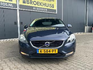 Volvo V-40 1.6 D2 Kinetic picture 3