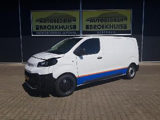 Vaurioauto  passenger cars Toyota Proace Worker 1.5 D-4D L2 Navigator 2024/9