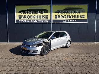 Unfallwagen Volkswagen Golf 1.6 TDI Comfortline BlueMotion 2013/10