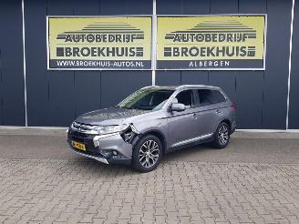 Avarii autoturisme Mitsubishi Outlander 2.2 DI-D Instyle 4WD 7-persoons 2015/9