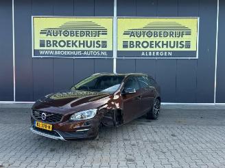Vrakbiler auto Volvo V-60 V60 Cross Country I (FZ), Combi, 2010 / 2018 2.0 T5 16V 2016/10