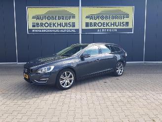 Vaurioauto  passenger cars Volvo V-60 2.4 D6 AWD Plug-In Hybrid Summum 2013/12