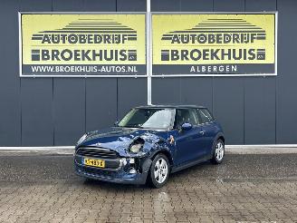 skadebil auto Mini One Mini 1.5 D Pepper Business 2014/8