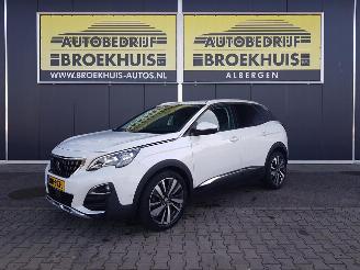 skadebil auto Peugeot 3008 1.2 PureTech Première 2017/3