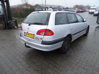 Vrakbiler auto Toyota Avensis Combi 2.0 16v 2000/7