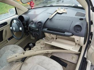 Volkswagen New-beetle Cabrio 2.0 picture 5
