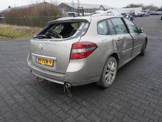 Salvage car Renault Laguna Estate 2.0 dCi 2011/4