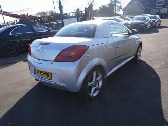 Salvage car Opel Tigra Twin Top 1.4 16v 2004/11