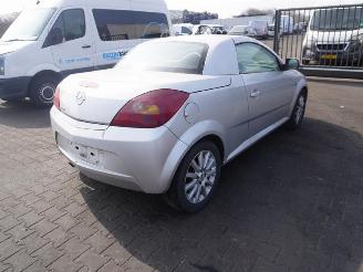 Salvage car Opel Tigra TwinTop 1.4 16v 2005/6