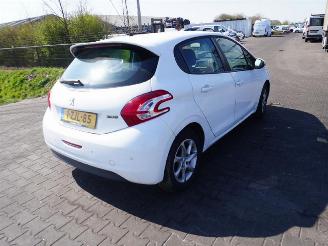demontáž osobní automobily Peugeot 208 1.0 Vti 2014/4