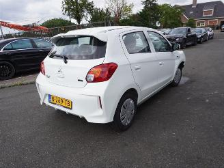 krockskadad bil auto Mitsubishi Space-star 1.2 12v 2022/1