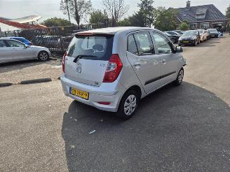 uszkodzony samochody osobowe Hyundai I-10 1.1i 12V 2012/6
