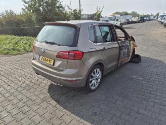Dezmembrări autoturisme Volkswagen Golf  2014/11
