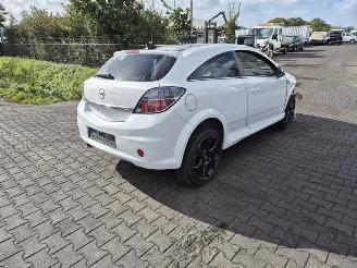 Coche siniestrado Opel Astra 1.6 16V 2010/10
