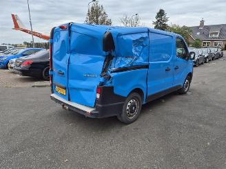 krockskadad bil bedrijf Renault Trafic 2.0 dCi 16V 2019/12