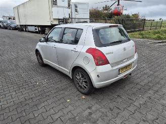 Suzuki Swift 1.3 16V picture 2