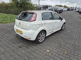Uttjänta bilar auto Fiat Punto 1.3 16V 2012/11