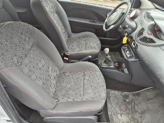 Renault Twingo 1.2 16V picture 10
