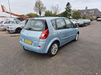 krockskadad bil auto Renault Scenic 1.5 dCi 2009/2