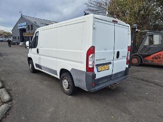 Peugeot Boxer 2.2 HDi picture 2