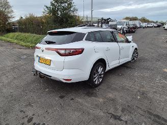 Salvage car Renault Mégane Estate 1.2 TCe 2017/11