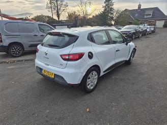 uszkodzony samochody osobowe Renault Clio 0.9 TCe 2016/5