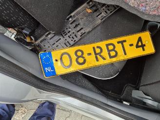 Peugeot 107 1.0 12v picture 9