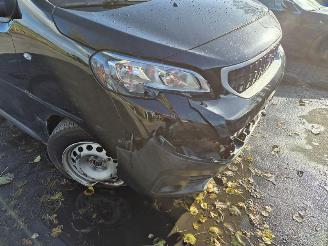 Peugeot Expert 2.0 Blue HDi picture 10