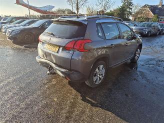 krockskadad bil auto Peugeot 2008 1.2 12v Vti 2016/6