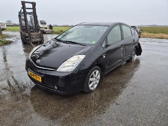 Toyota Prius 1.5 Hybrid picture 3