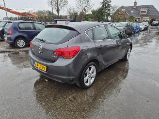 krockskadad bil auto Opel Astra 1.4 Turbo 2010/7