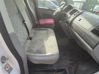 Volkswagen Transporter 2.0 TDi picture 14