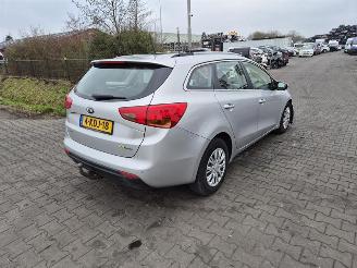 Vrakbiler auto Kia Cee d 1.6 GDi 2013/3