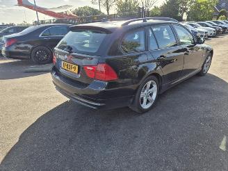 damaged passenger cars BMW 3-serie 316i Touring 2010/1