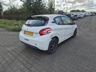  Peugeot 208 1.2 Vti 2012/8