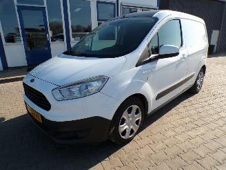 krockskadad bil bedrijf Ford Transit Courier 1.6 TDCi Trend 2014/12