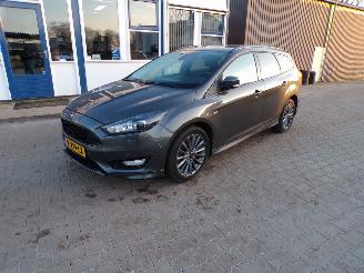 Voiture accidenté Ford Focus 1.6 eco Boost  ST LINE 2018/3