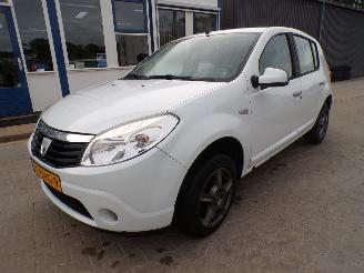 Auto incidentate Dacia Sandero Laurtate 1.2-16v 2011/10