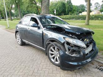 Damaged car Infiniti FX35 3.5 g3 gas 2005/1